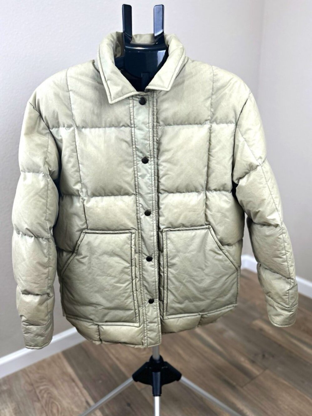 Filson Women’s M Light Olive Green Cotton Down Puffer Jacket Snap Front